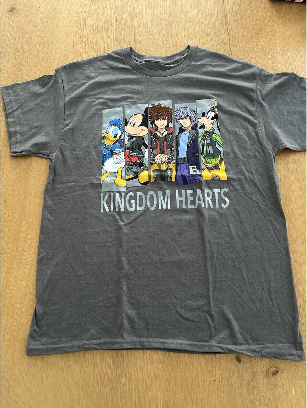 New Licensed Disney Kingdom Hearts Grey Size Large T Shirt